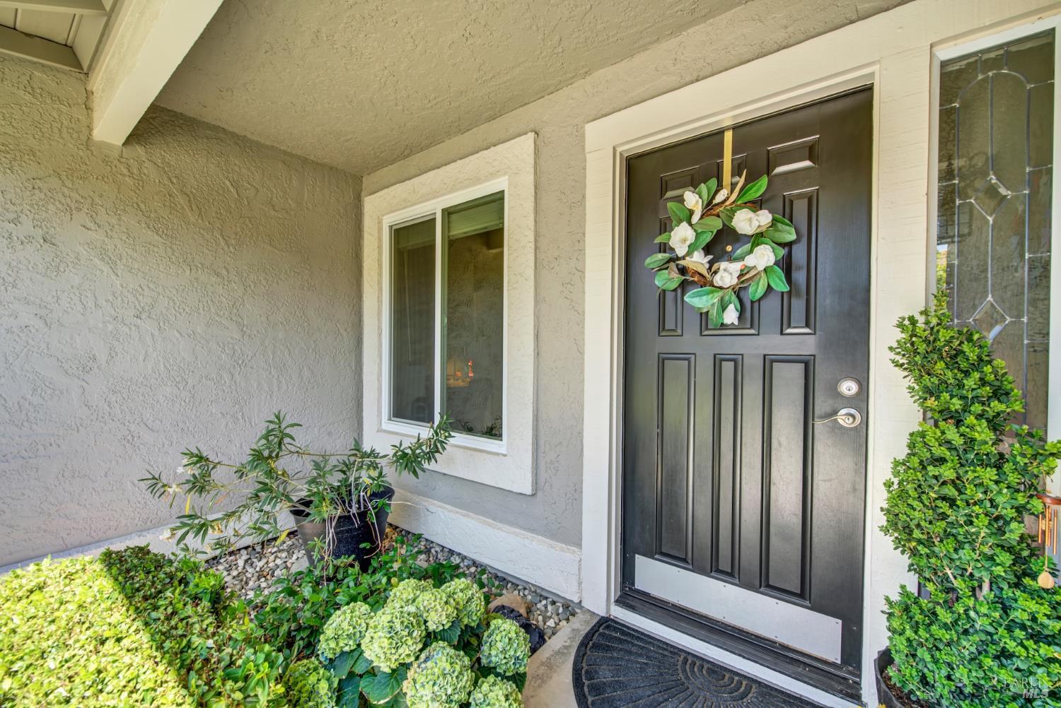 Detail Gallery Image 2 of 63 For 231 Ballindine Dr, Vacaville,  CA 95688 - 4 Beds | 2 Baths