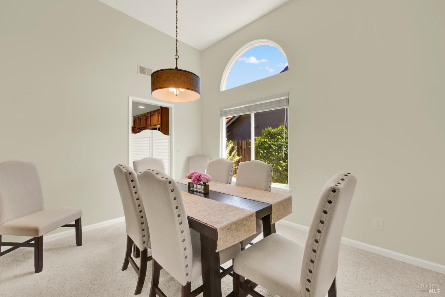Detail Gallery Image 11 of 63 For 231 Ballindine Dr, Vacaville,  CA 95688 - 4 Beds | 2 Baths