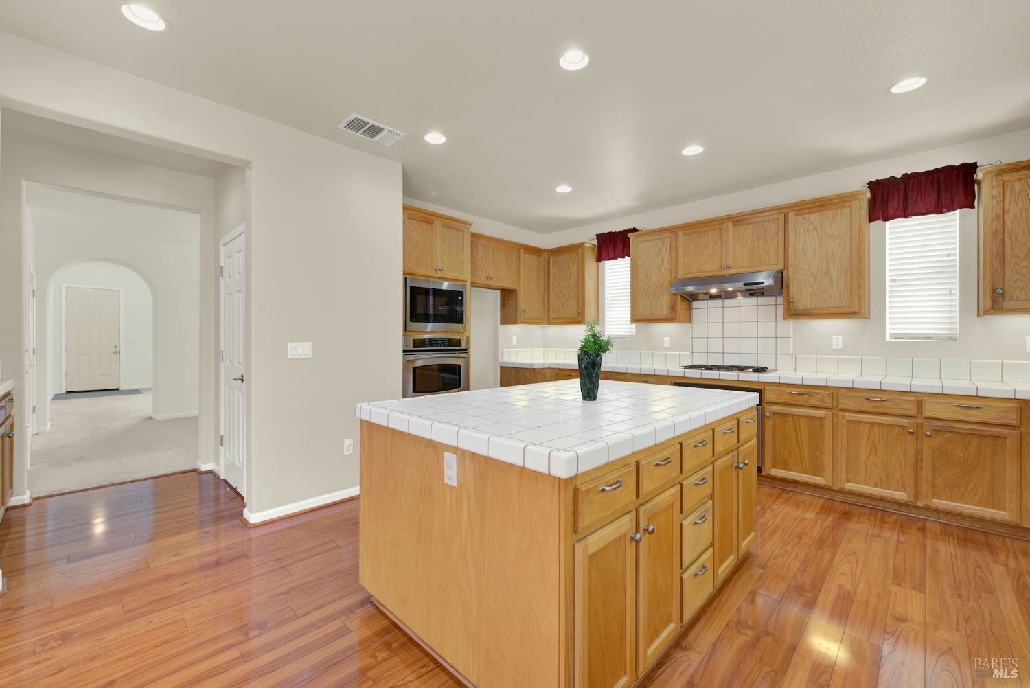 Detail Gallery Image 26 of 99 For 365 Sage Sparrow Cir, Vacaville,  CA 95687 - 6 Beds | 4 Baths