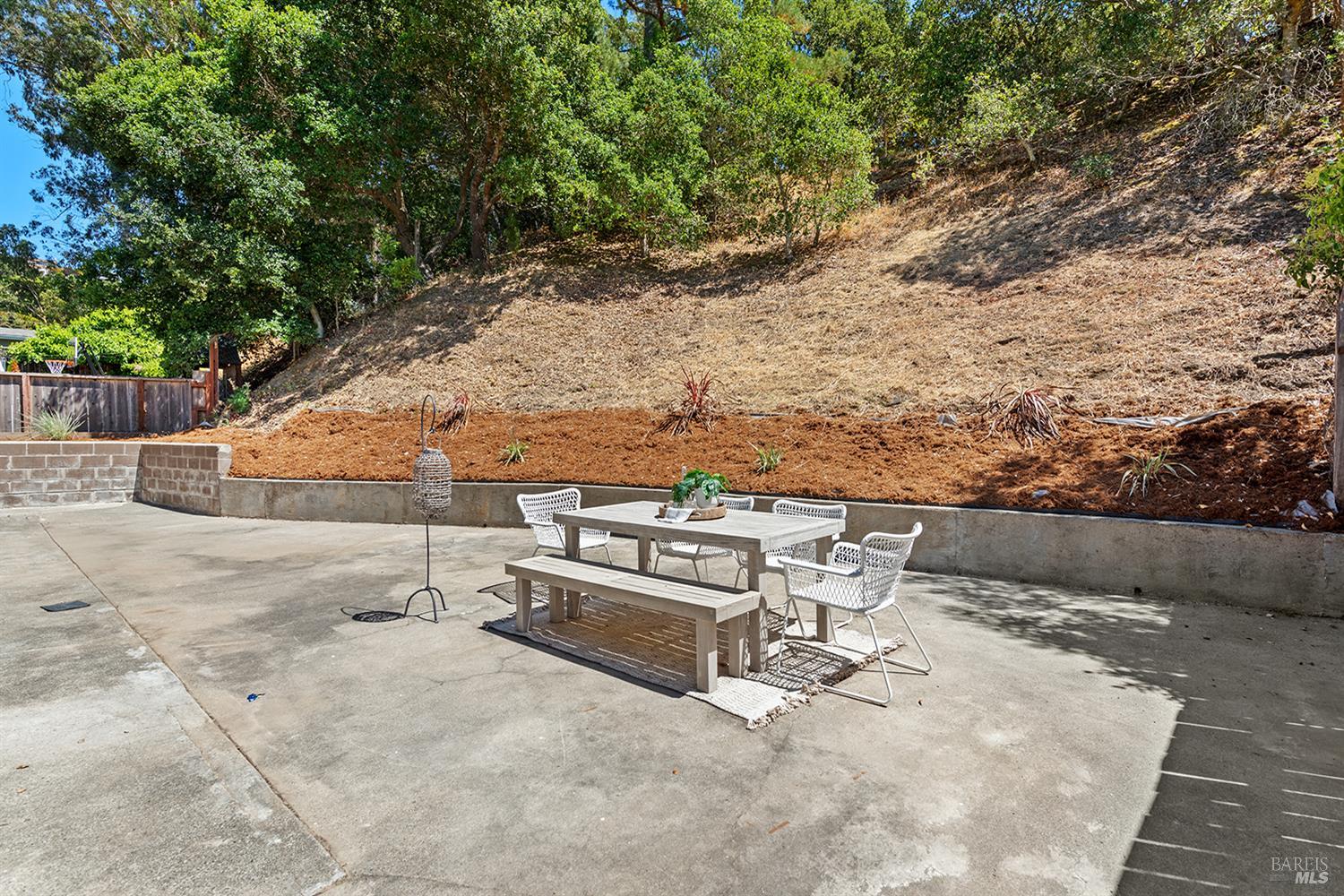 Detail Gallery Image 34 of 36 For 1044 W Mcnear Ave, Petaluma,  CA 94952 - 3 Beds | 2 Baths