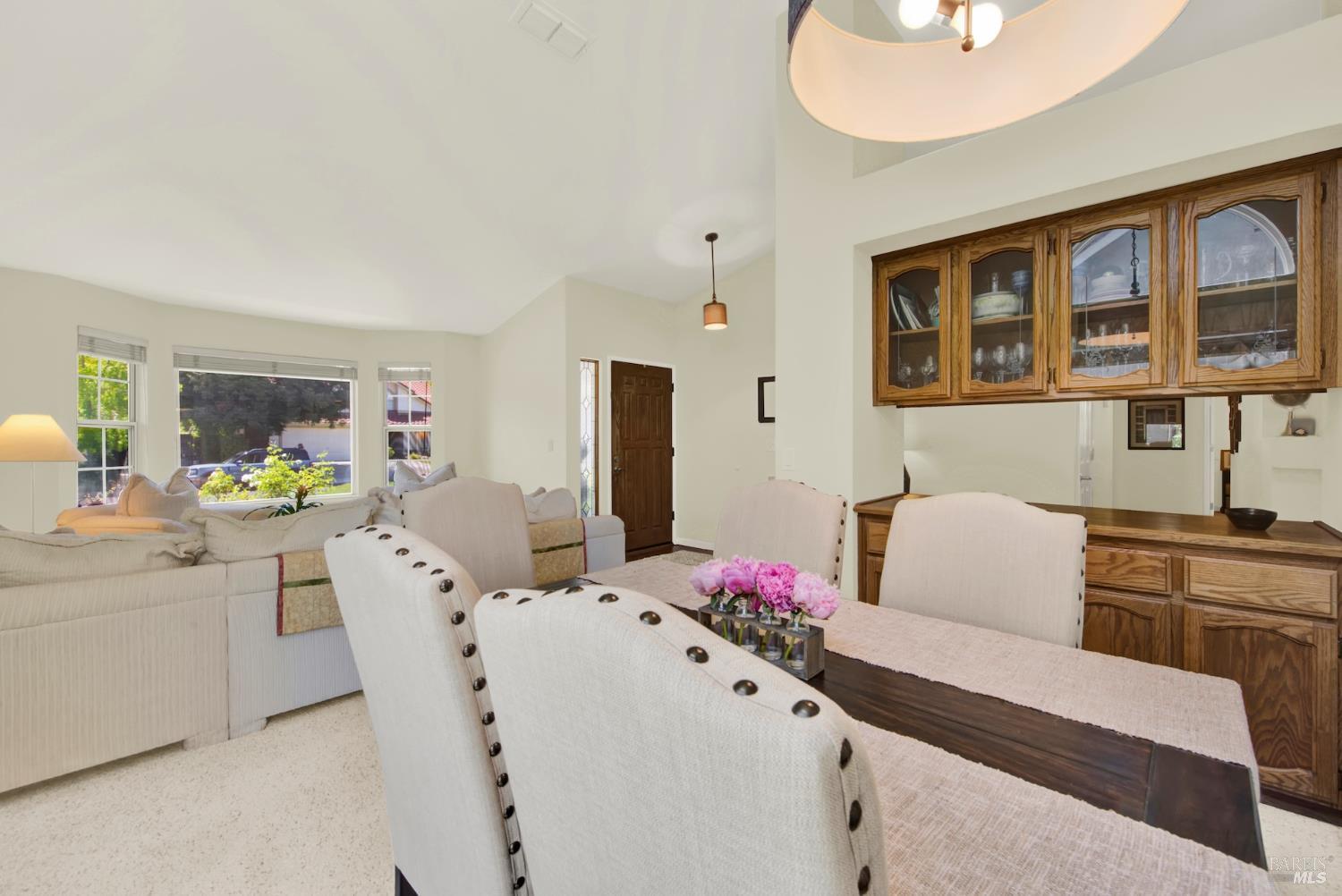 Detail Gallery Image 12 of 63 For 231 Ballindine Dr, Vacaville,  CA 95688 - 4 Beds | 2 Baths