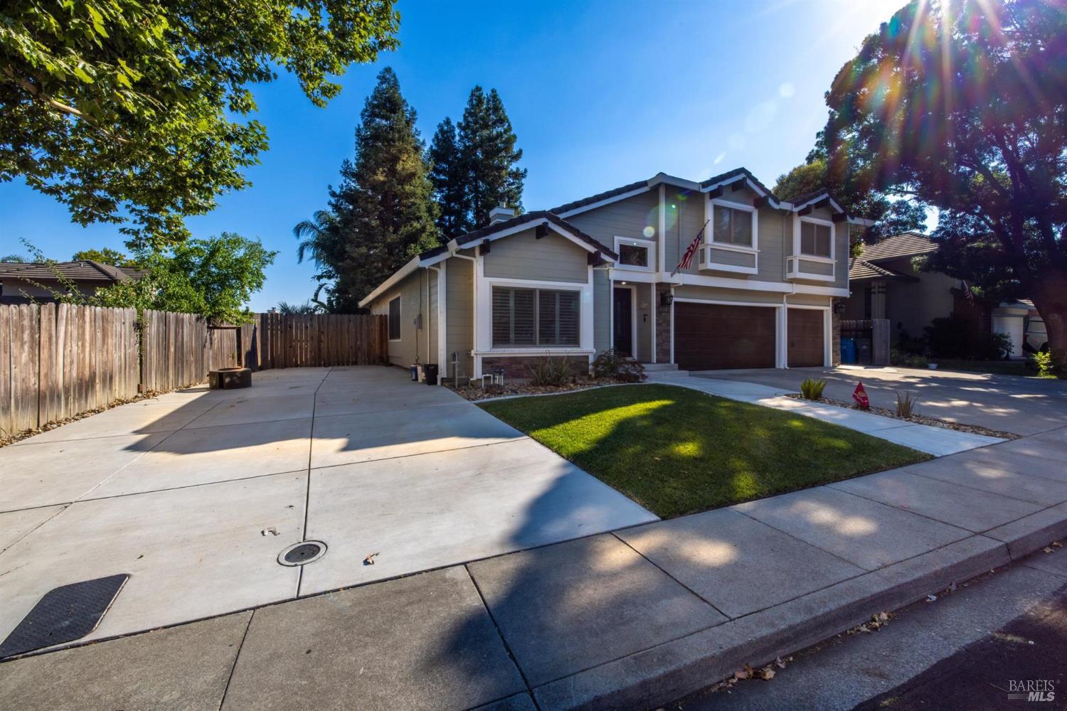 Detail Gallery Image 5 of 60 For 654 Rutgers St, Vacaville,  CA 95687 - 5 Beds | 3 Baths