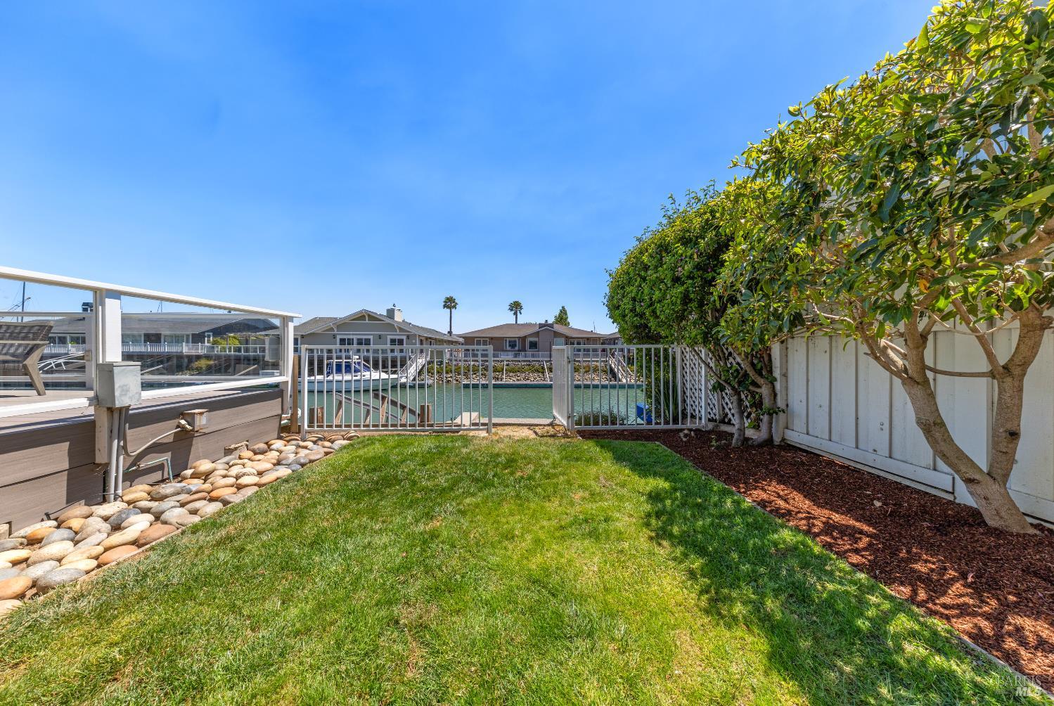 Detail Gallery Image 37 of 44 For 220 Jamaica St, Tiburon,  CA 94920 - 4 Beds | 2/1 Baths