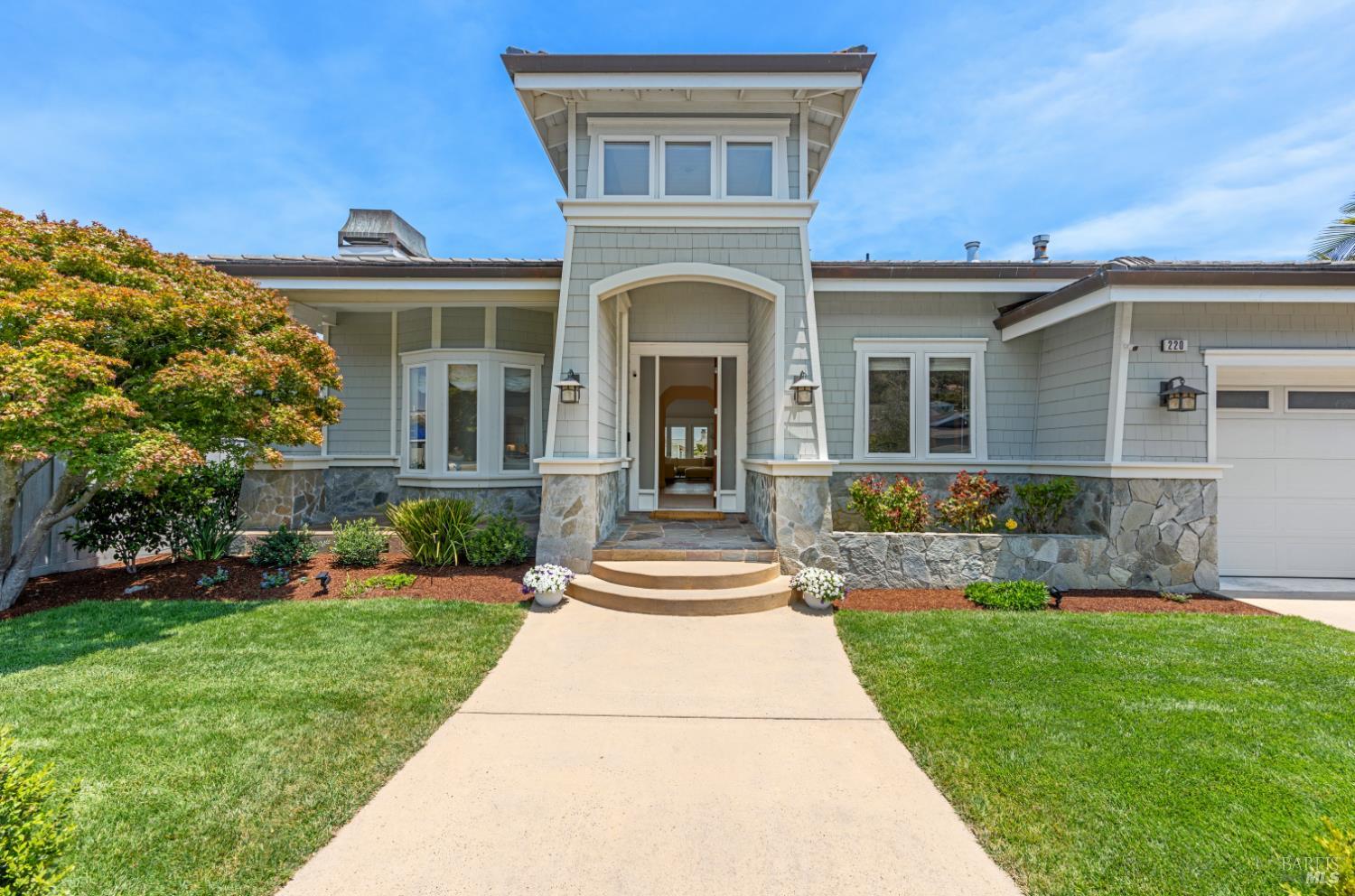 Detail Gallery Image 6 of 44 For 220 Jamaica St, Tiburon,  CA 94920 - 4 Beds | 2/1 Baths