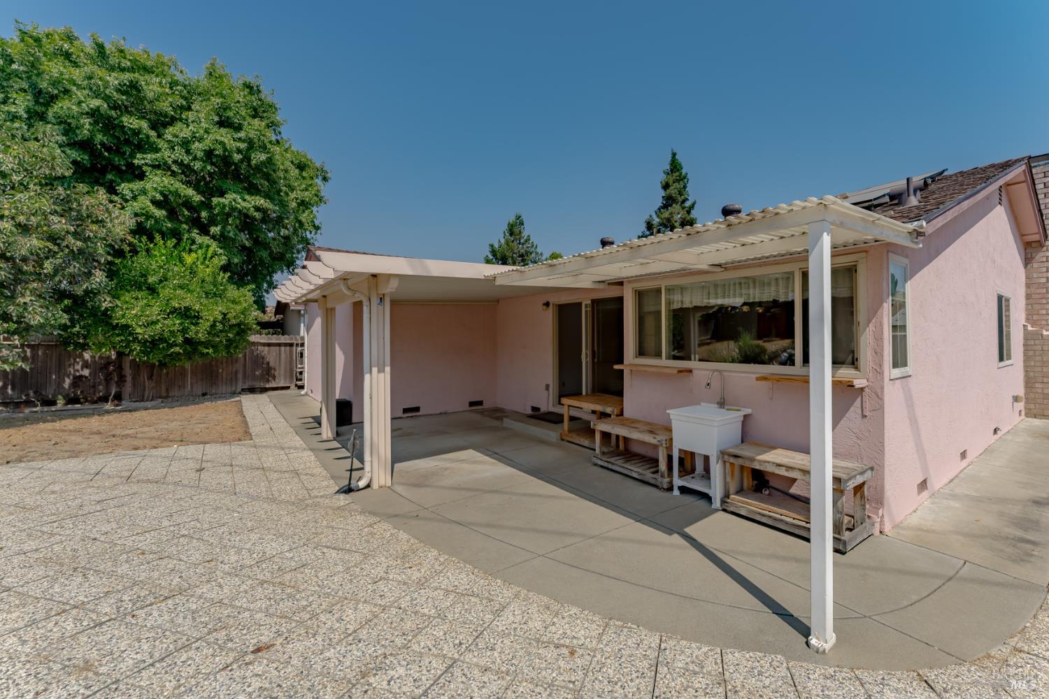 Detail Gallery Image 26 of 44 For 2049 Harte Ct, Fairfield,  CA 94533 - 4 Beds | 2 Baths
