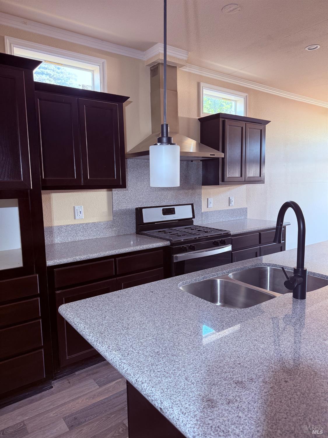 Detail Gallery Image 6 of 22 For 201 Sacramento St, Suisun City,  CA 94585 - 3 Beds | 2 Baths