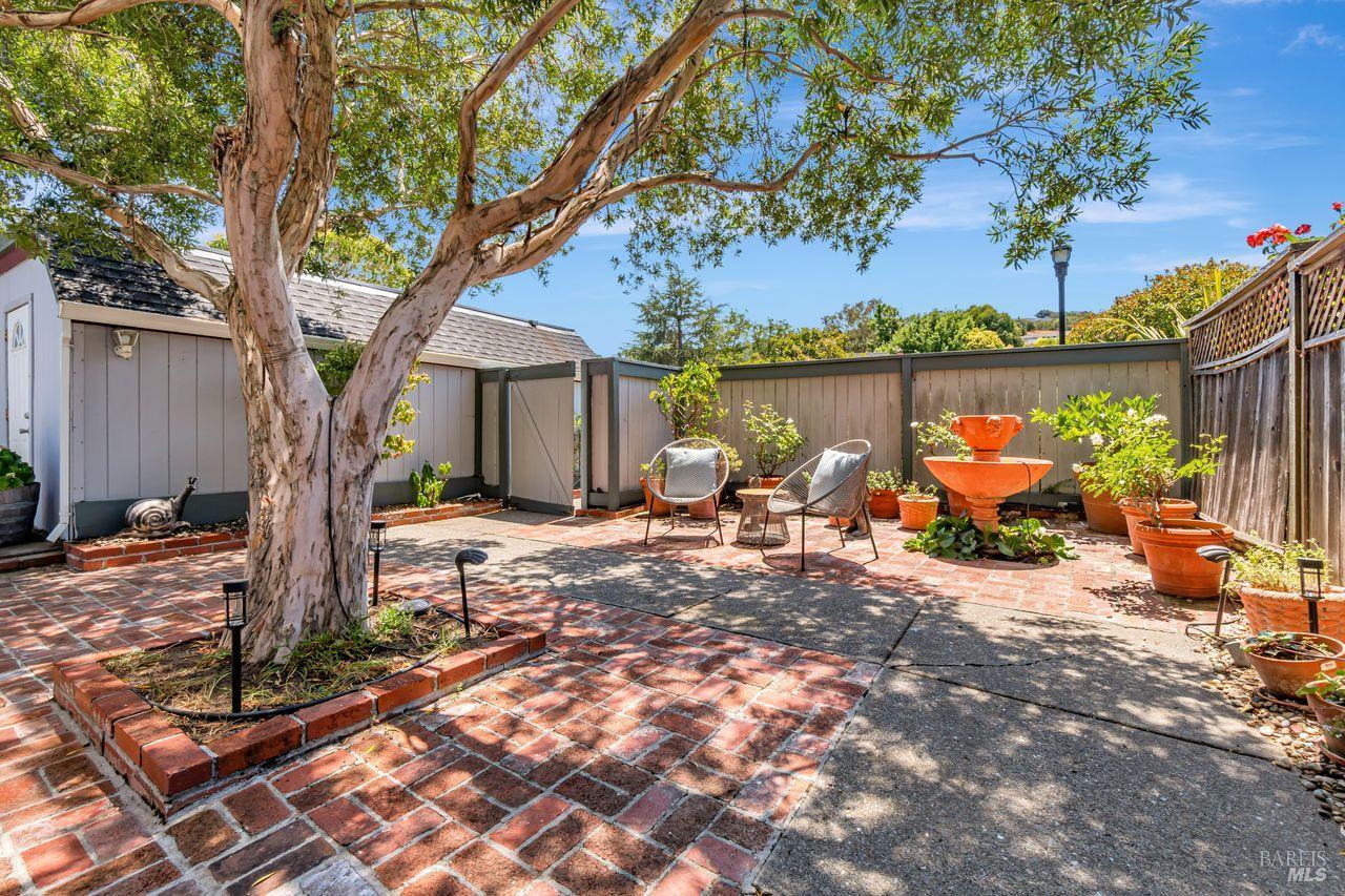 Detail Gallery Image 5 of 60 For 2541 Topaz Dr, Novato,  CA 94945 - 4 Beds | 2/1 Baths