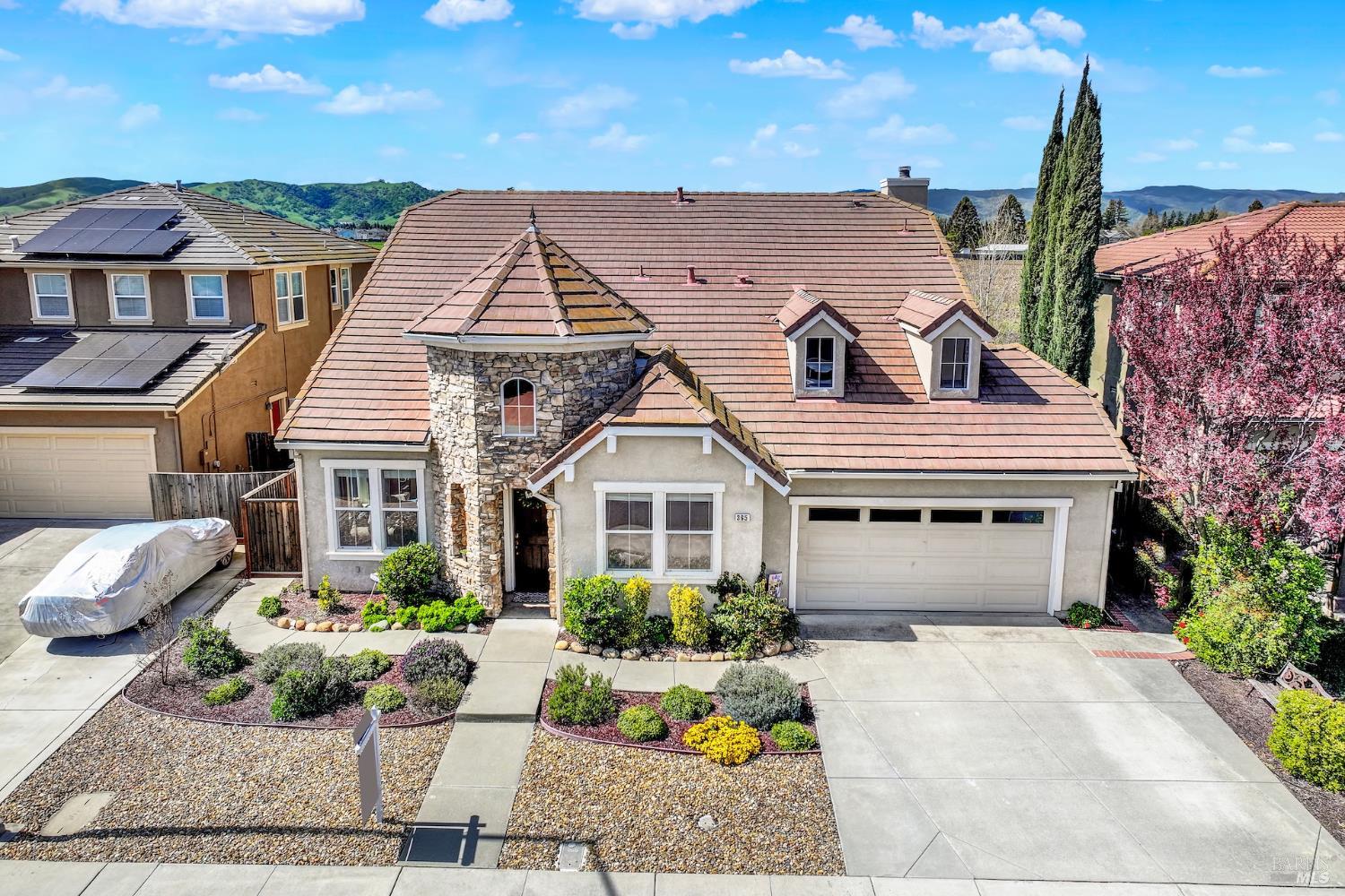 Detail Gallery Image 2 of 99 For 365 Sage Sparrow Cir, Vacaville,  CA 95687 - 6 Beds | 4 Baths