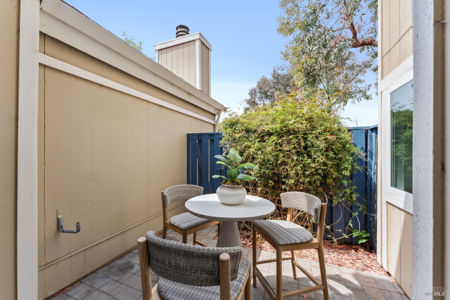 Detail Gallery Image 12 of 39 For 6 Coleridge Dr, Mill Valley,  CA 94941 - 3 Beds | 2/1 Baths