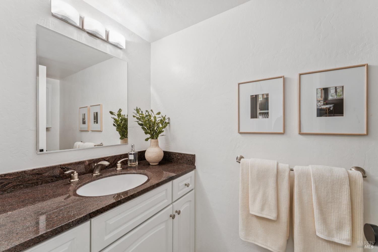 Detail Gallery Image 17 of 39 For 6 Coleridge Dr, Mill Valley,  CA 94941 - 3 Beds | 2/1 Baths