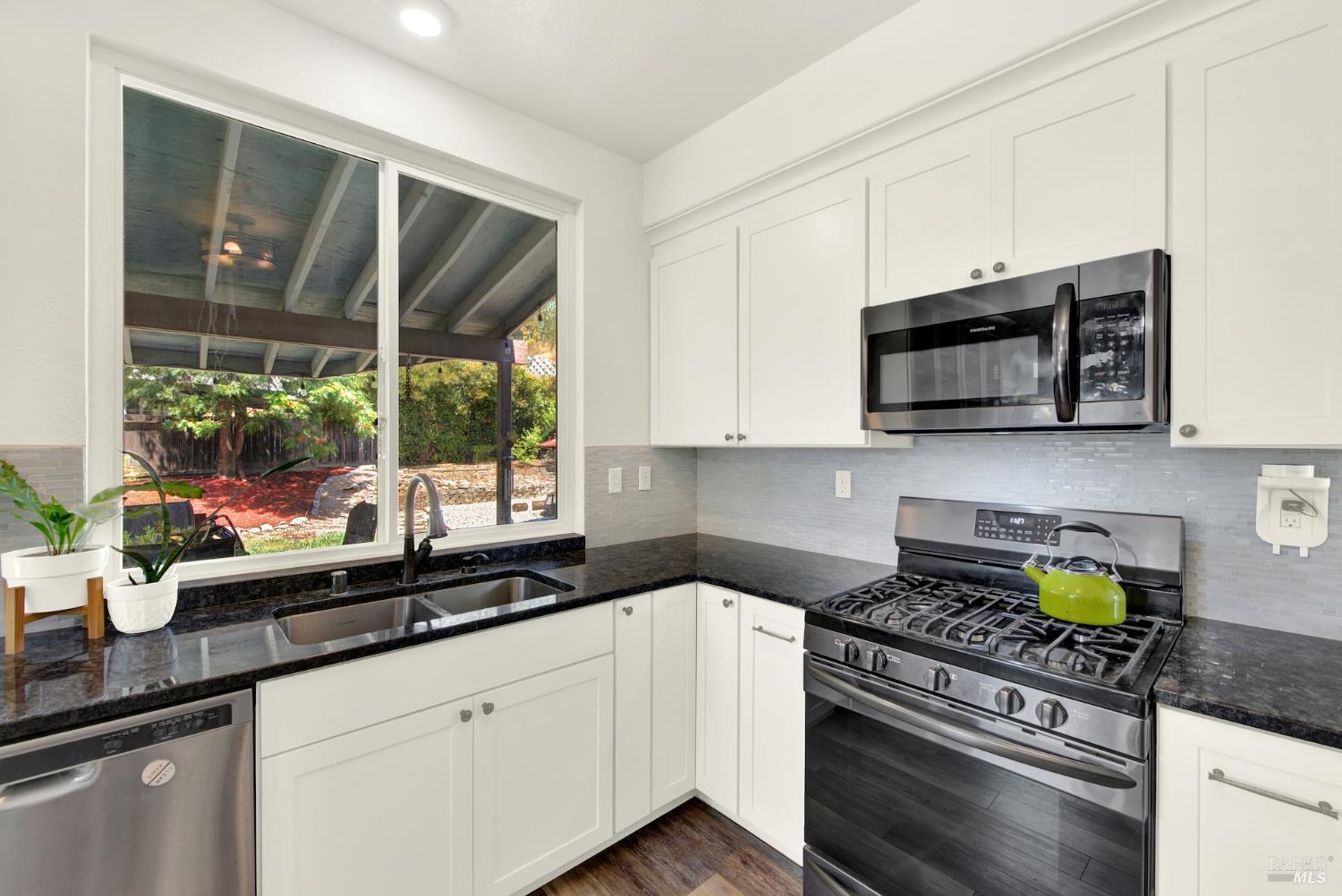Detail Gallery Image 27 of 81 For 249 Milford Ct, Vacaville,  CA 95688 - 4 Beds | 2/1 Baths