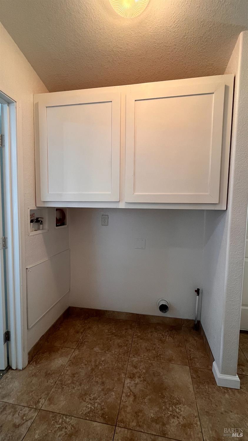Detail Gallery Image 7 of 13 For 2475 N State St 13, Ukiah,  CA 95482 - 1 Beds | 1 Baths