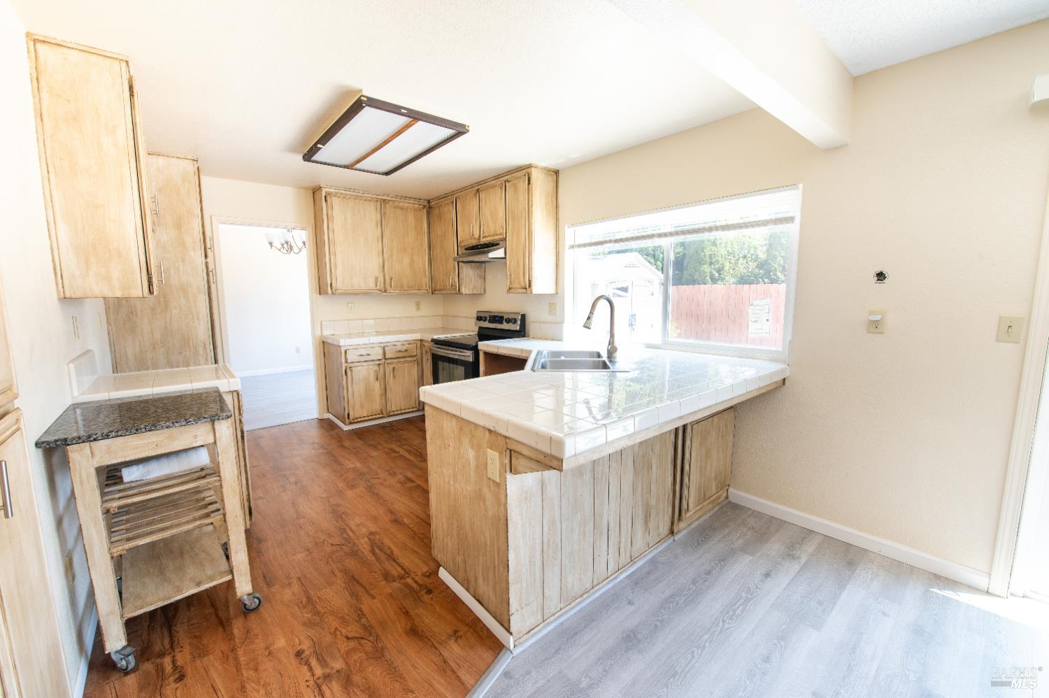 Detail Gallery Image 11 of 41 For 172 Delgado Ct, Vallejo,  CA 94591 - 4 Beds | 2/1 Baths