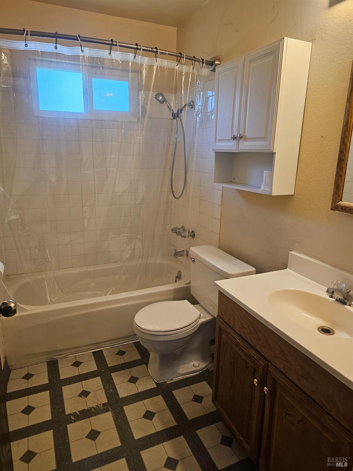 Detail Gallery Image 8 of 10 For 1157 School St, Suisun City,  CA 94585 - 3 Beds | 1 Baths