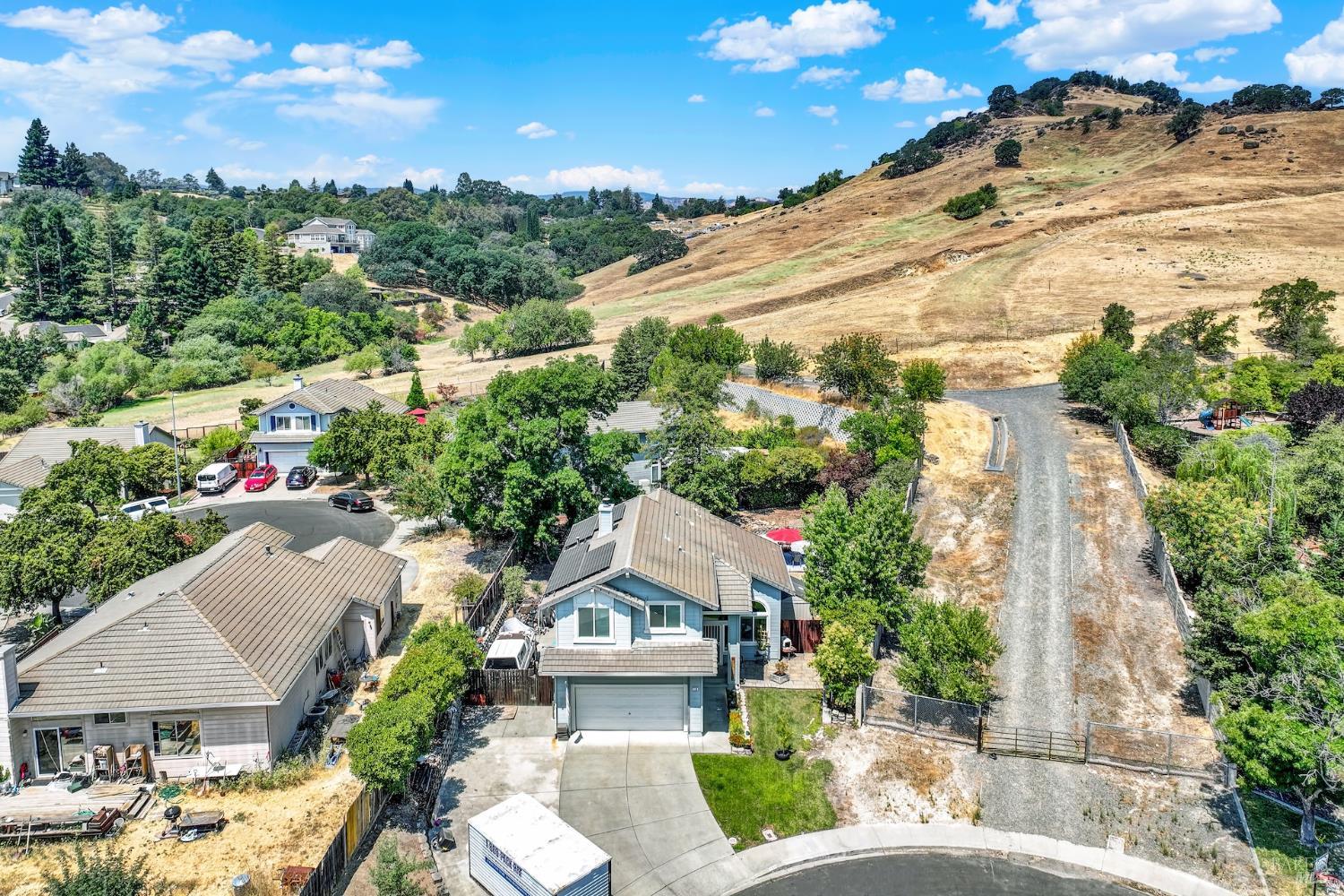 Detail Gallery Image 3 of 81 For 249 Milford Ct, Vacaville,  CA 95688 - 4 Beds | 2/1 Baths