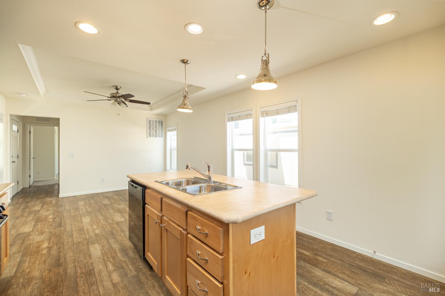 Detail Gallery Image 5 of 16 For 61 Romani Ct, Santa Rosa,  CA 95407 - 1 Beds | 1 Baths