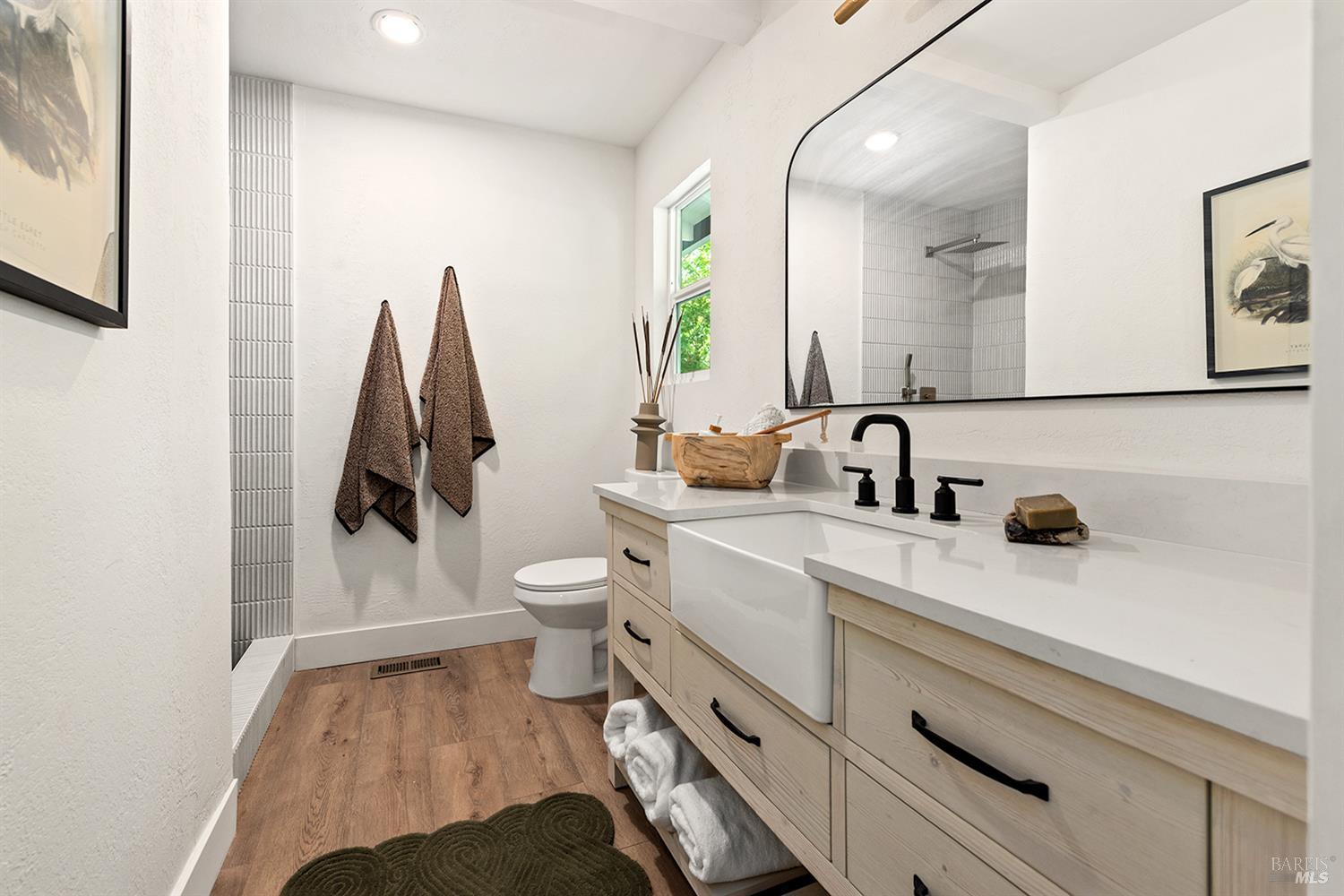 Detail Gallery Image 25 of 36 For 1044 W Mcnear Ave, Petaluma,  CA 94952 - 3 Beds | 2 Baths