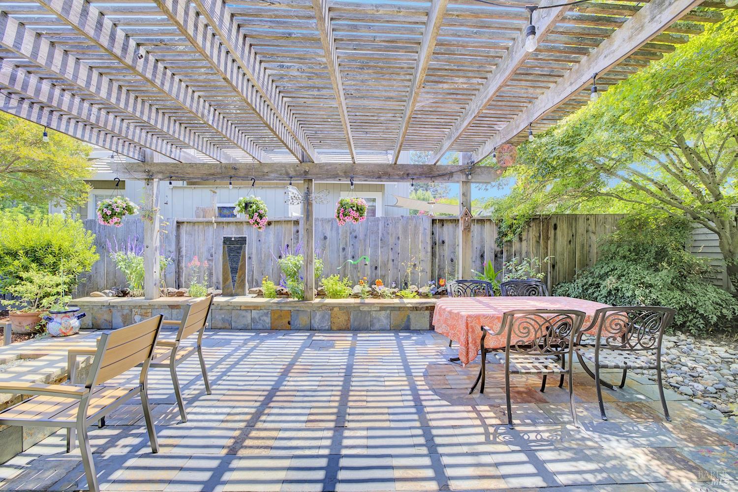 Detail Gallery Image 21 of 39 For 215 Flametree Cir, Windsor,  CA 95492 - 4 Beds | 3 Baths