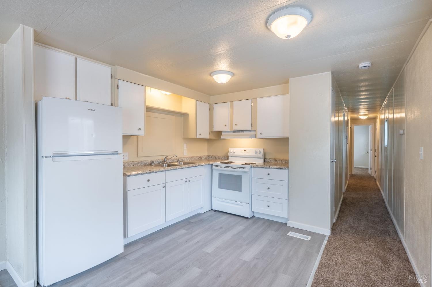 Detail Gallery Image 12 of 23 For 5575 Old Highway 53 Hwy 43, Clearlake,  CA 95422 - 2 Beds | 1/1 Baths