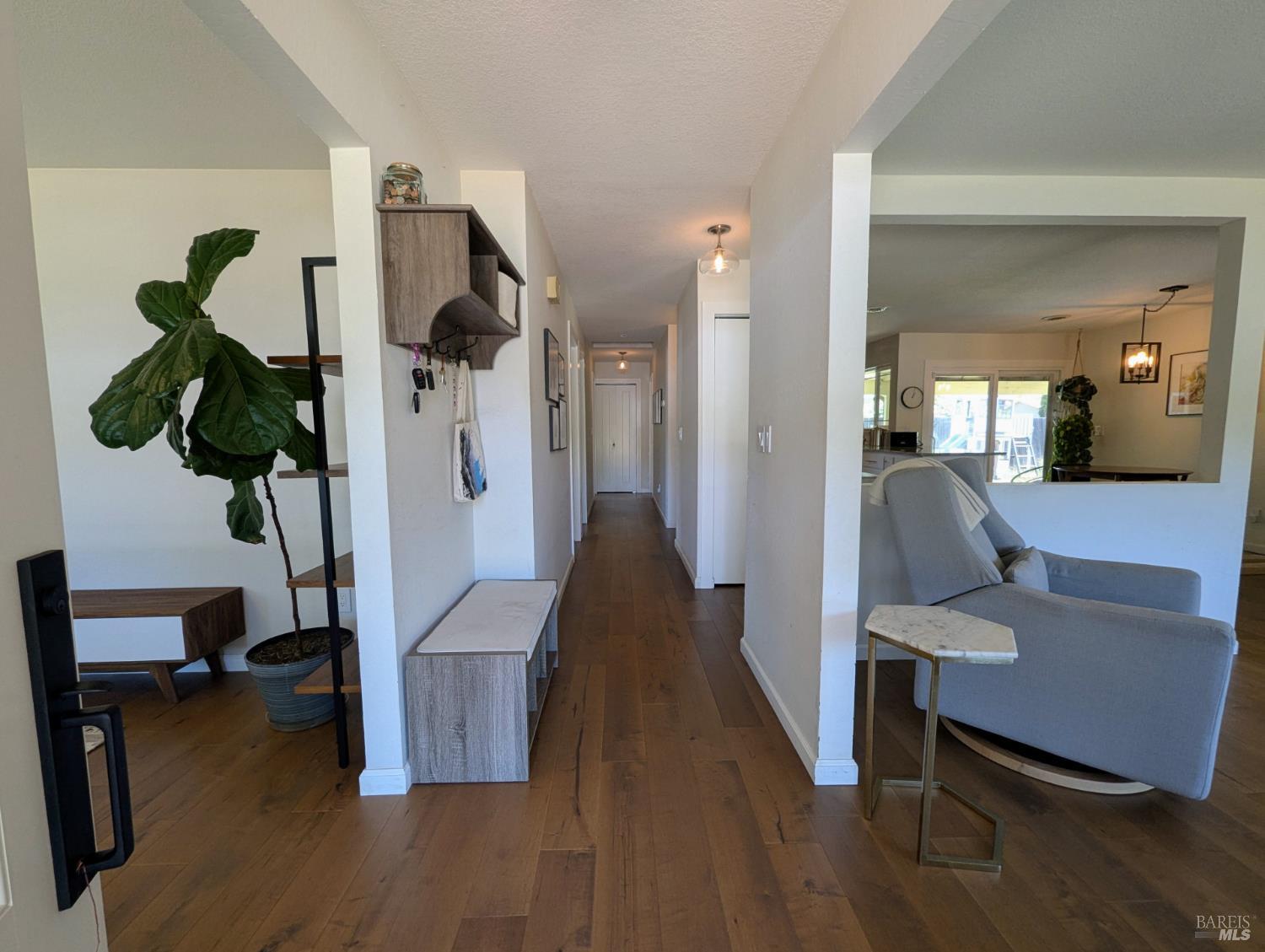 Detail Gallery Image 2 of 27 For 391 Cabernet Pl, Ukiah,  CA 95482 - 3 Beds | 2 Baths