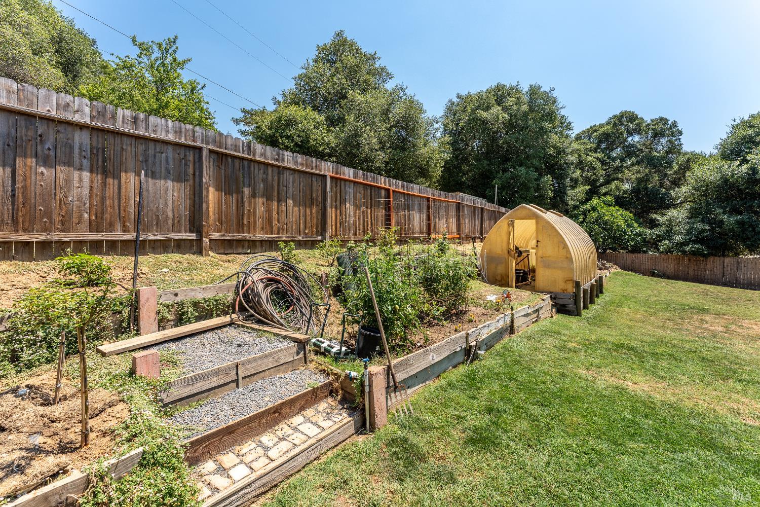 Detail Gallery Image 29 of 34 For 1725 E Madrone Dr, Ukiah,  CA 95482 - 4 Beds | 2 Baths