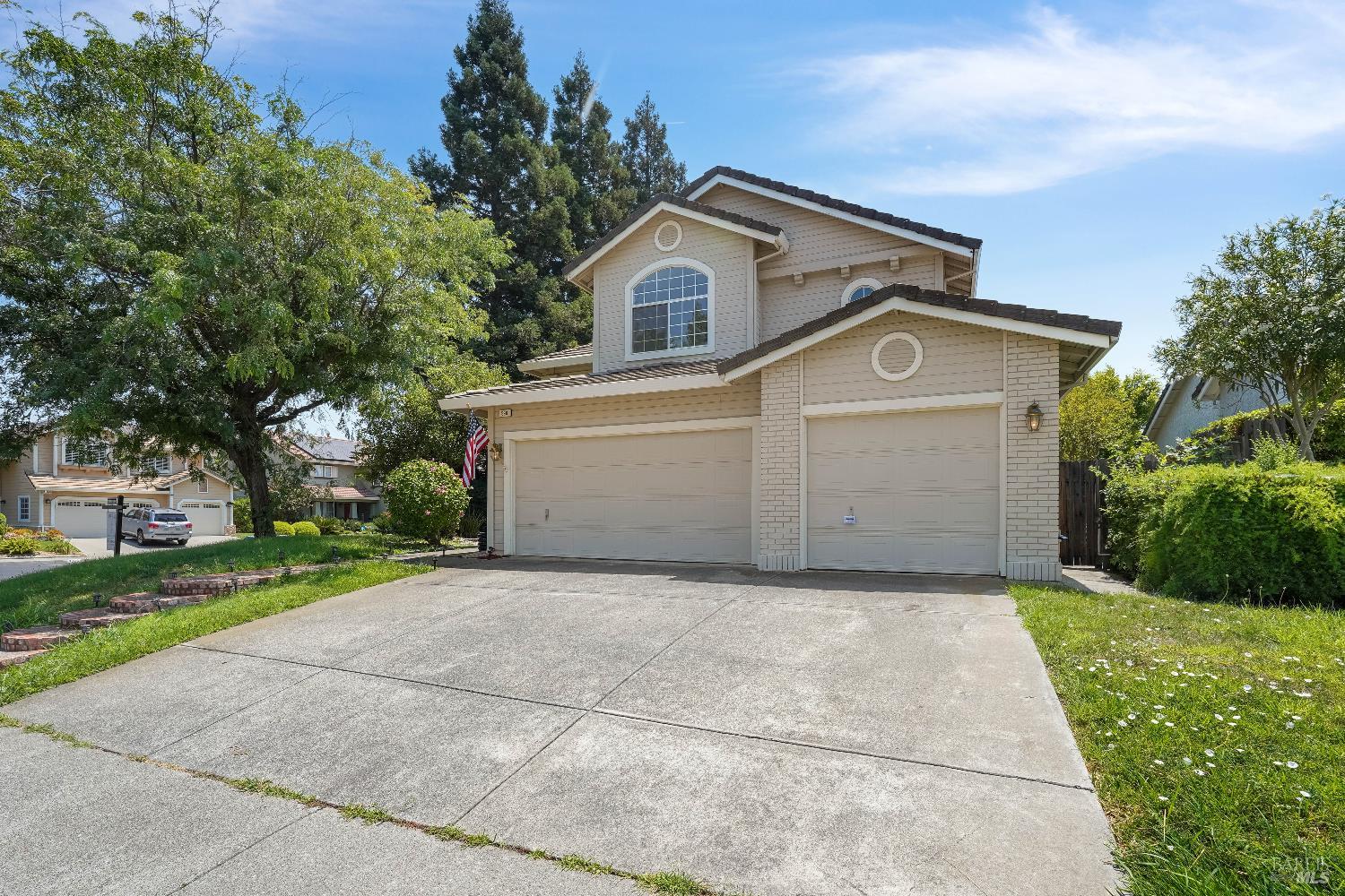 Detail Gallery Image 6 of 71 For 598 Crownpointe Cir, Vacaville,  CA 95687 - 4 Beds | 3 Baths