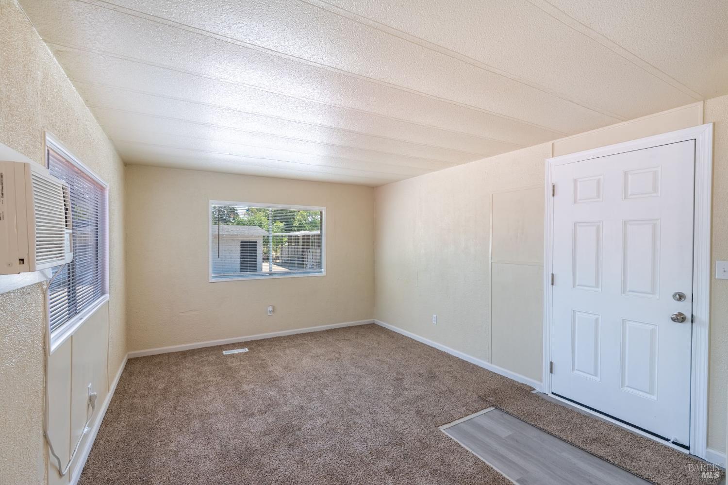 Detail Gallery Image 9 of 23 For 5575 Old Highway 53 Hwy 43, Clearlake,  CA 95422 - 2 Beds | 1/1 Baths