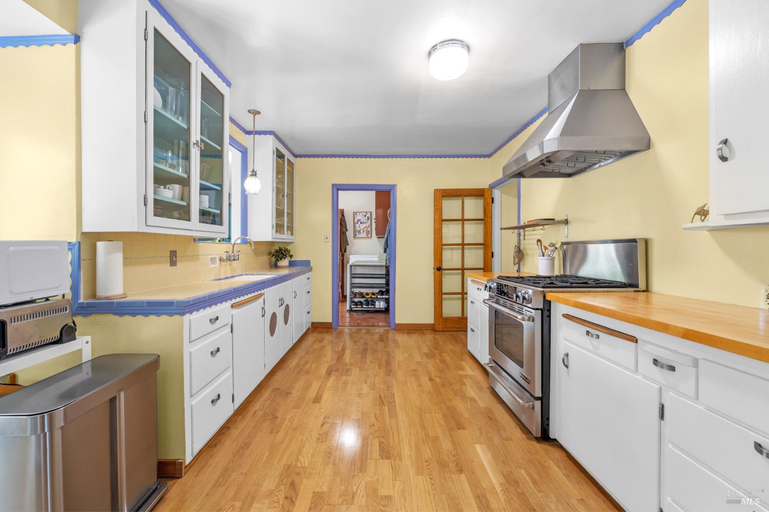 Detail Gallery Image 6 of 49 For 1219 Amador St, Vallejo,  CA 94590 - 3 Beds | 2/1 Baths