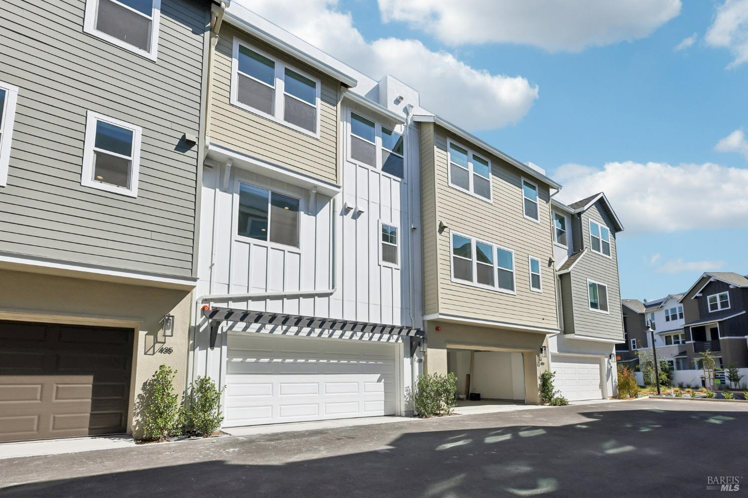 Detail Gallery Image 37 of 38 For 437 Semillion Ln, Santa Rosa,  CA 95403 - 3 Beds | 2/1 Baths