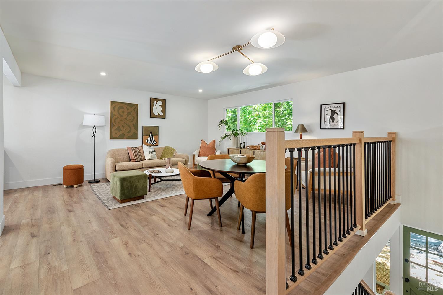 Detail Gallery Image 7 of 36 For 1044 W Mcnear Ave, Petaluma,  CA 94952 - 3 Beds | 2 Baths