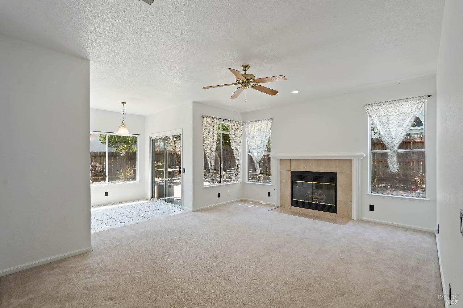 Detail Gallery Image 23 of 71 For 598 Crownpointe Cir, Vacaville,  CA 95687 - 4 Beds | 3 Baths