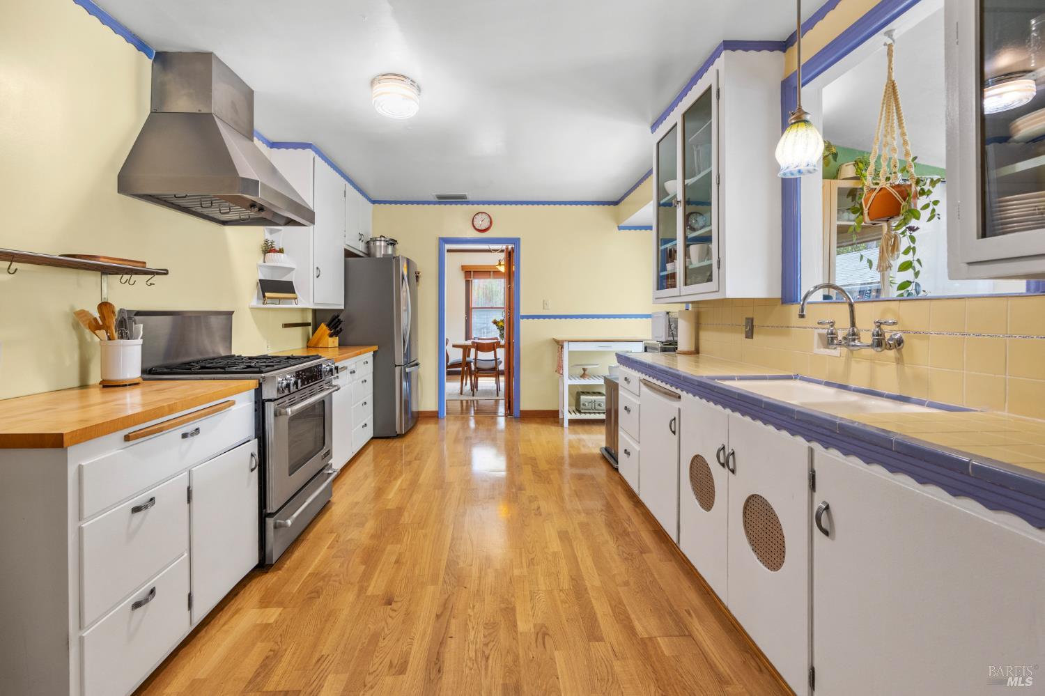 Detail Gallery Image 12 of 49 For 1219 Amador St, Vallejo,  CA 94590 - 3 Beds | 2/1 Baths