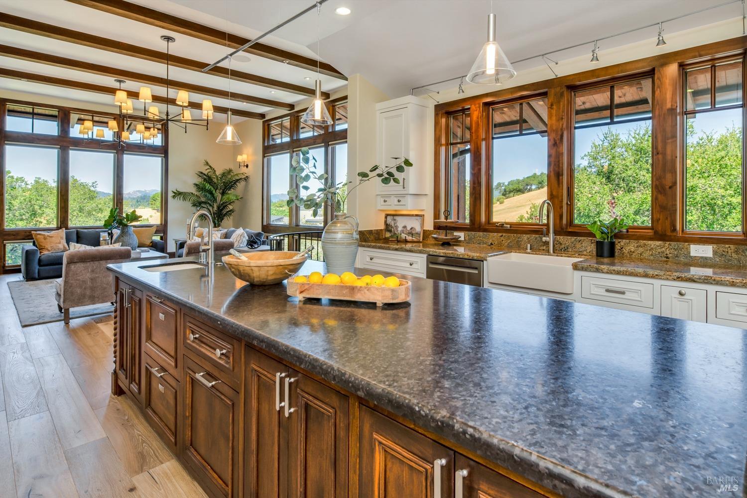 Detail Gallery Image 14 of 57 For 231 Poppy Hill Dr, Healdsburg,  CA 95448 - 4 Beds | 3/1 Baths