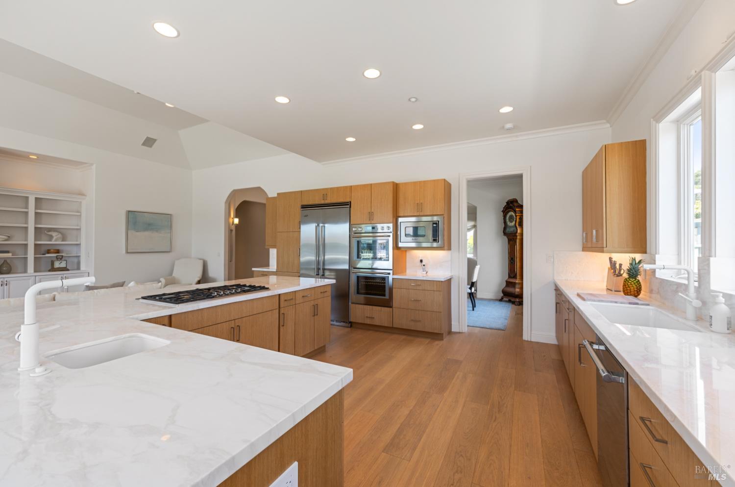 Detail Gallery Image 18 of 44 For 220 Jamaica St, Tiburon,  CA 94920 - 4 Beds | 2/1 Baths