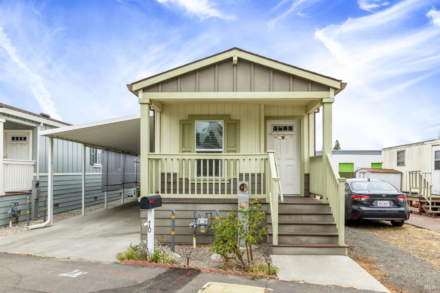 Detail Gallery Image 2 of 19 For 70 Romani Ct, Santa Rosa,  CA 95407 - 2 Beds | 1 Baths