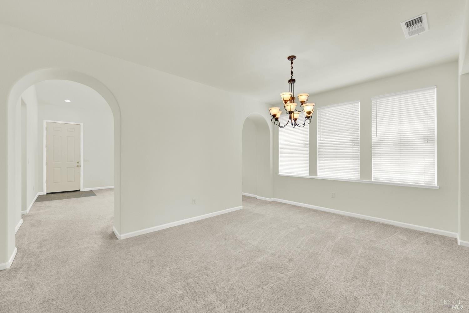 Detail Gallery Image 19 of 99 For 365 Sage Sparrow Cir, Vacaville,  CA 95687 - 6 Beds | 4 Baths