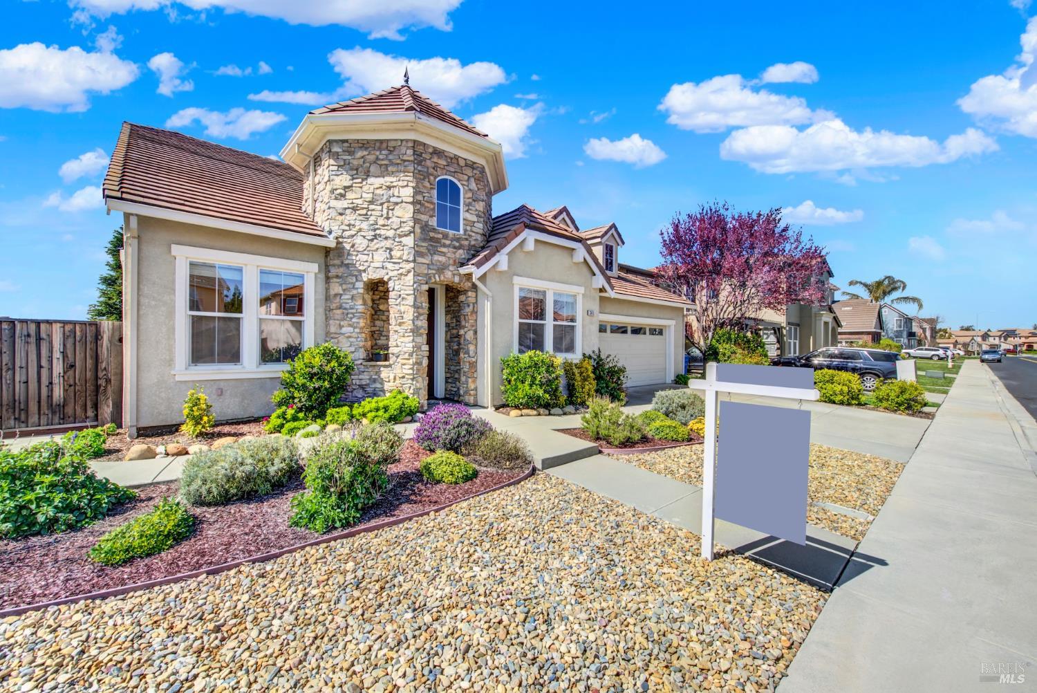 Detail Gallery Image 5 of 99 For 365 Sage Sparrow Cir, Vacaville,  CA 95687 - 6 Beds | 4 Baths