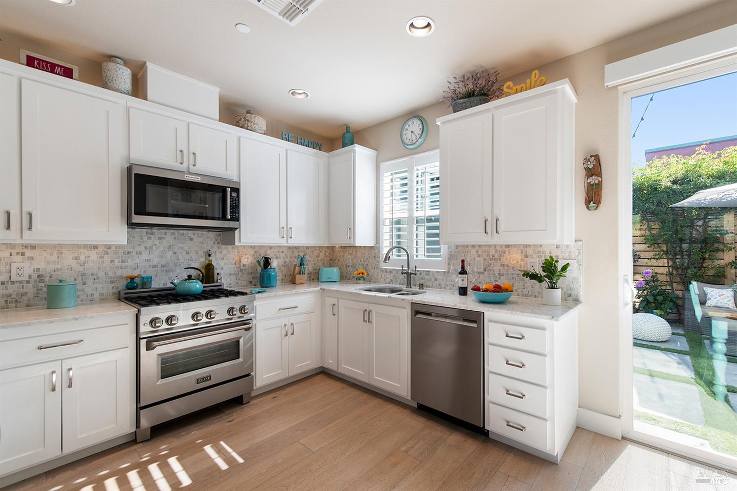 Detail Gallery Image 8 of 37 For 23 Lipton Way, Cotati,  CA 94931 - 3 Beds | 2/1 Baths