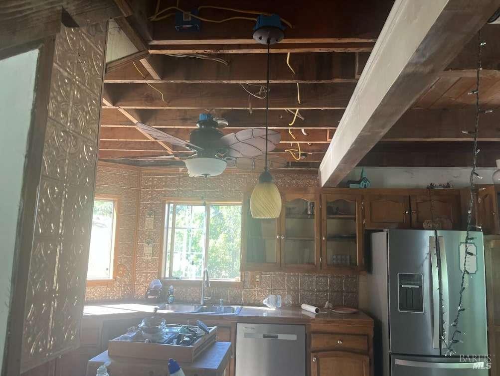 Detail Gallery Image 6 of 11 For 25780 Porro Ct, Willits,  CA 95490 - 3 Beds | 2 Baths