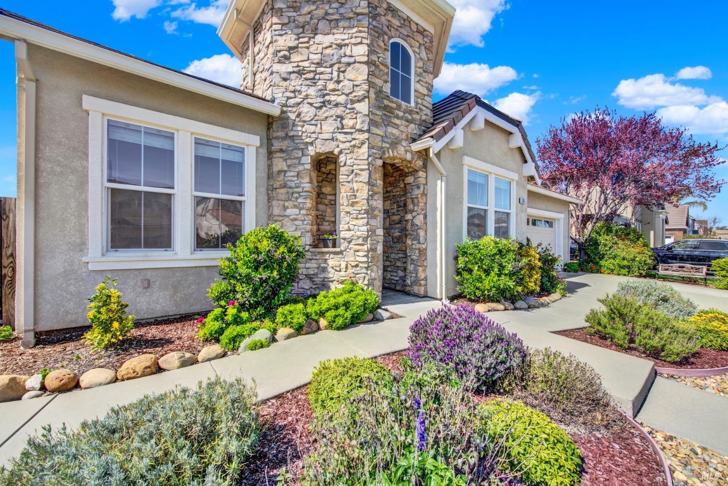 Detail Gallery Image 8 of 99 For 365 Sage Sparrow Cir, Vacaville,  CA 95687 - 6 Beds | 4 Baths