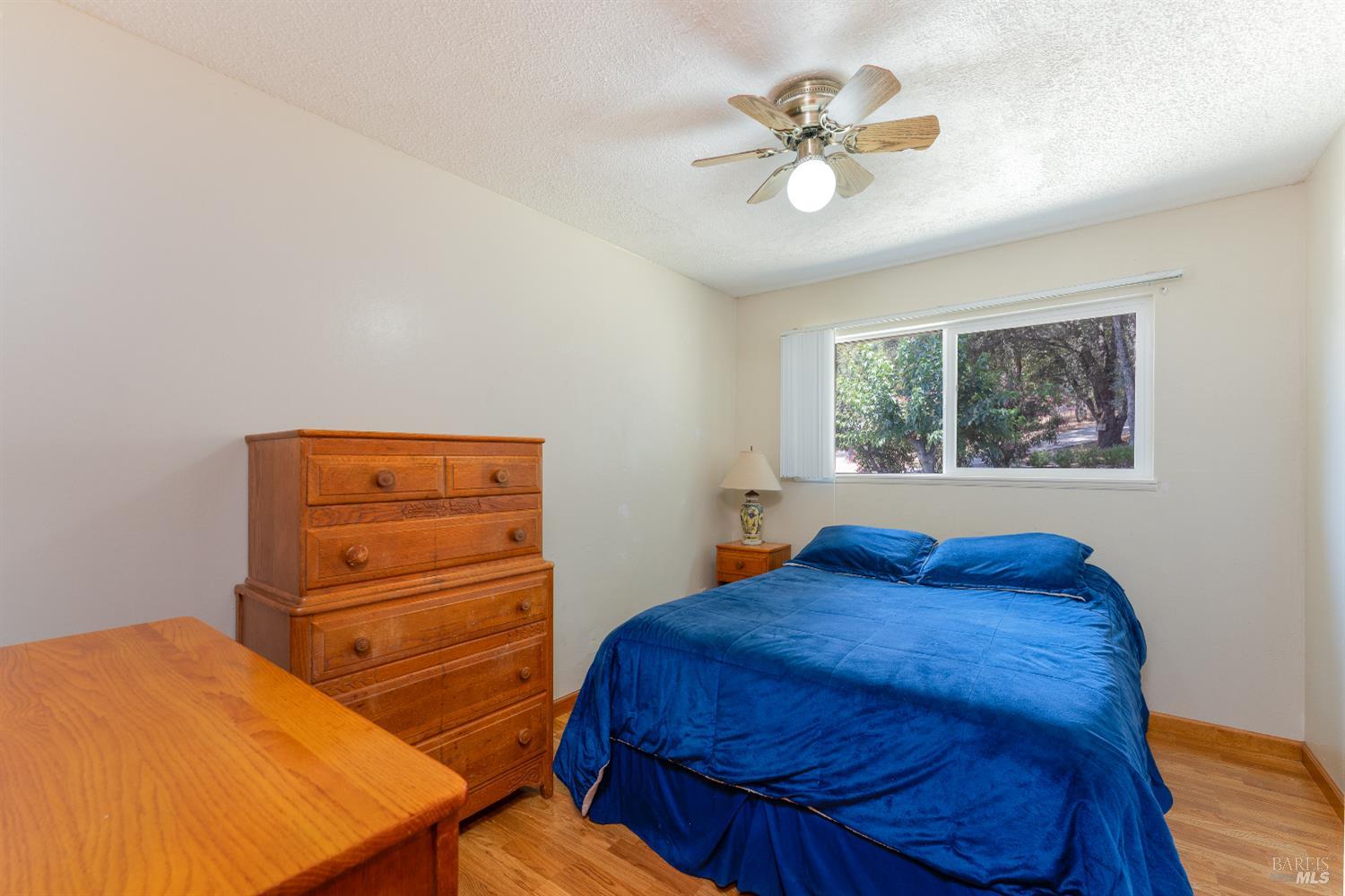 Detail Gallery Image 13 of 34 For 1725 E Madrone Dr, Ukiah,  CA 95482 - 4 Beds | 2 Baths