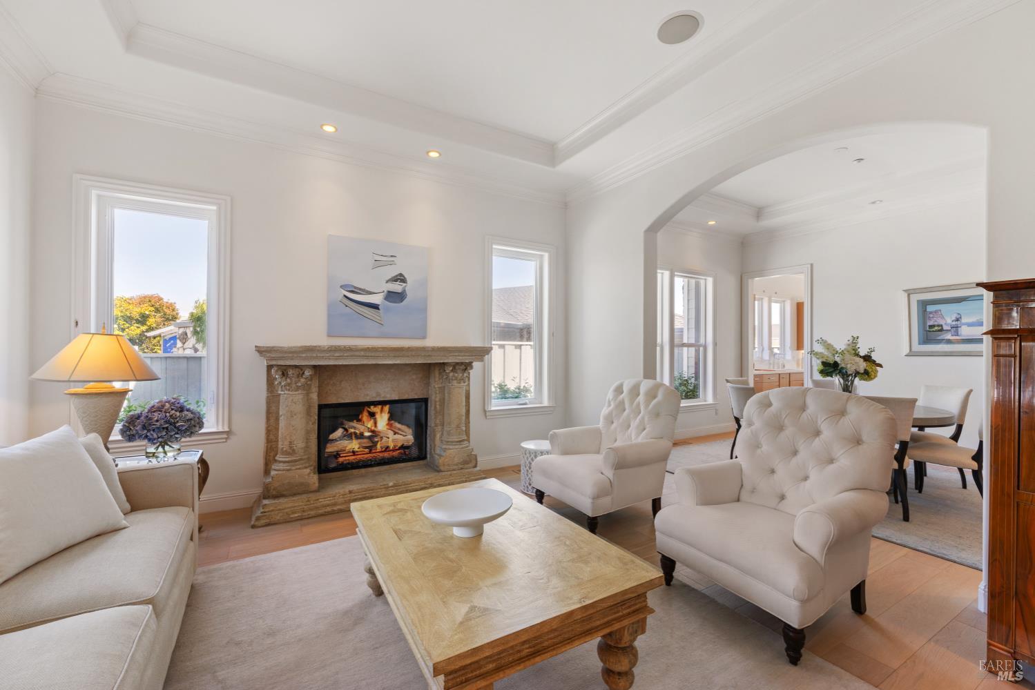 Detail Gallery Image 9 of 44 For 220 Jamaica St, Tiburon,  CA 94920 - 4 Beds | 2/1 Baths