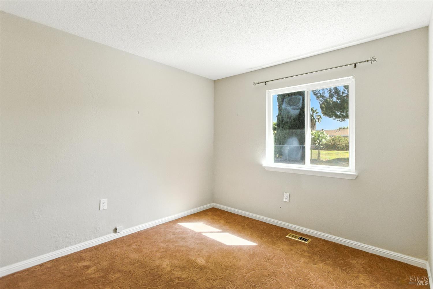Detail Gallery Image 17 of 30 For 189 Lassen Cir, Vacaville,  CA 95687 - 2 Beds | 1 Baths