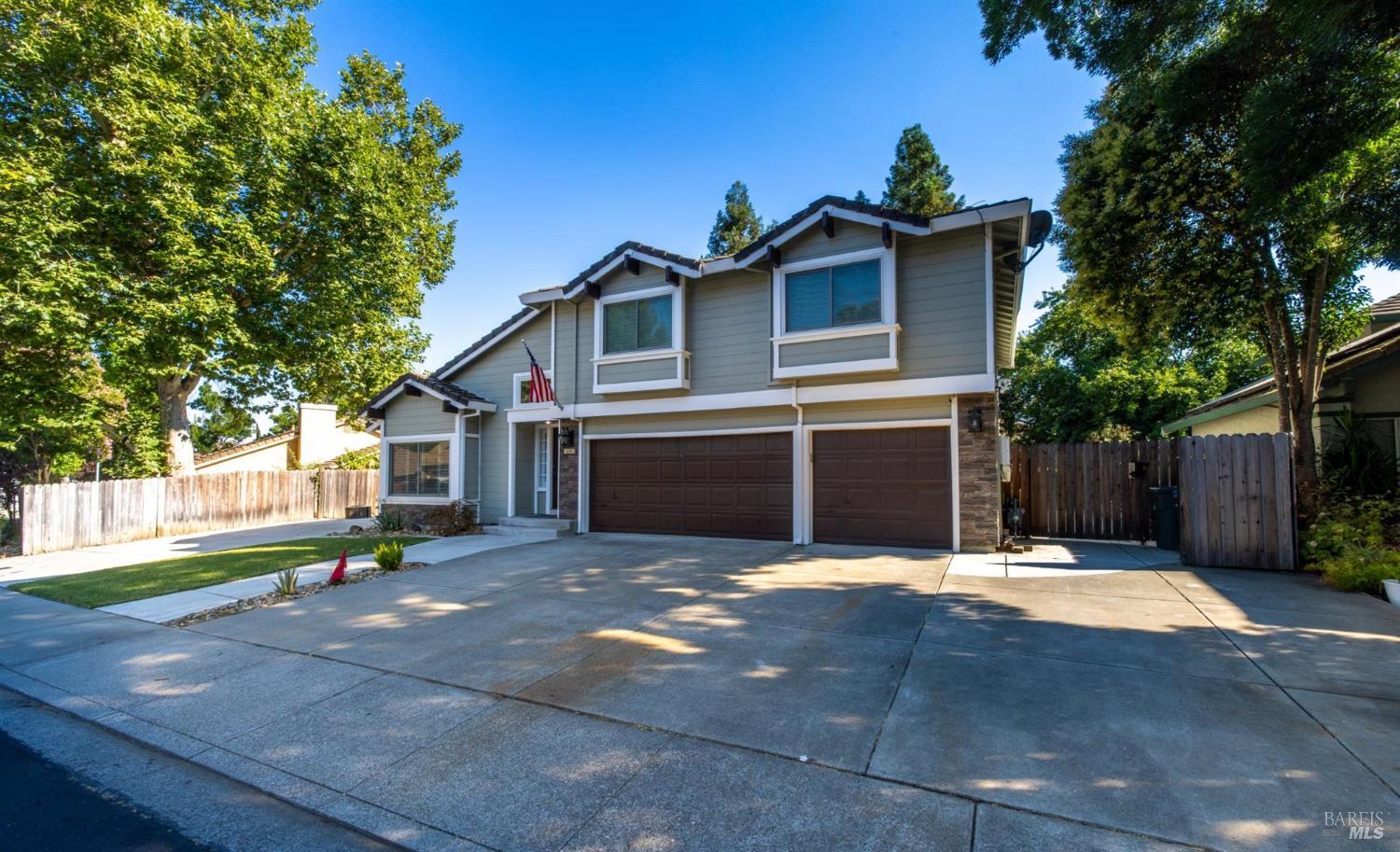 Detail Gallery Image 3 of 60 For 654 Rutgers St, Vacaville,  CA 95687 - 5 Beds | 3 Baths