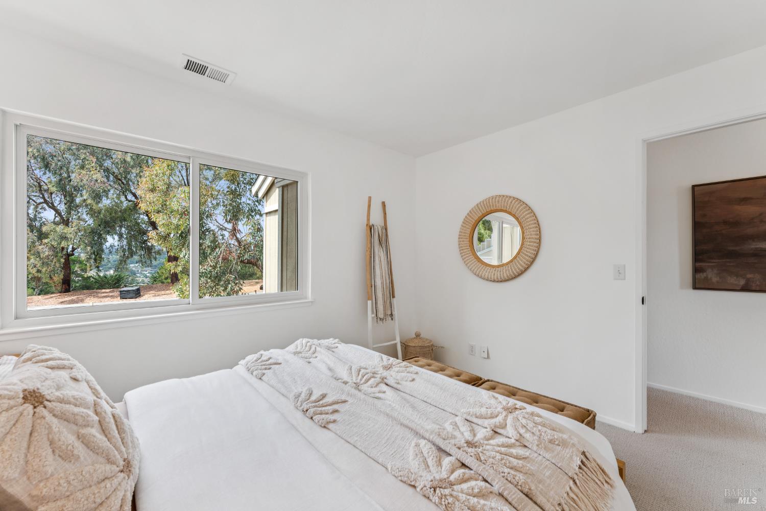 Detail Gallery Image 24 of 39 For 6 Coleridge Dr, Mill Valley,  CA 94941 - 3 Beds | 2/1 Baths