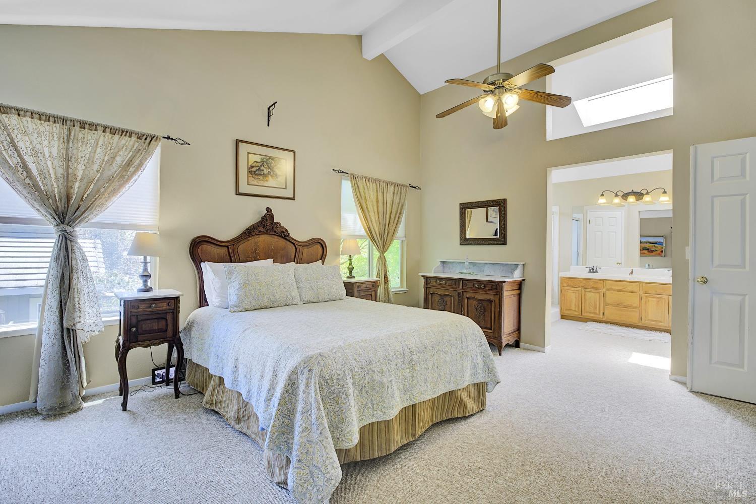 Detail Gallery Image 14 of 39 For 215 Flametree Cir, Windsor,  CA 95492 - 4 Beds | 3 Baths