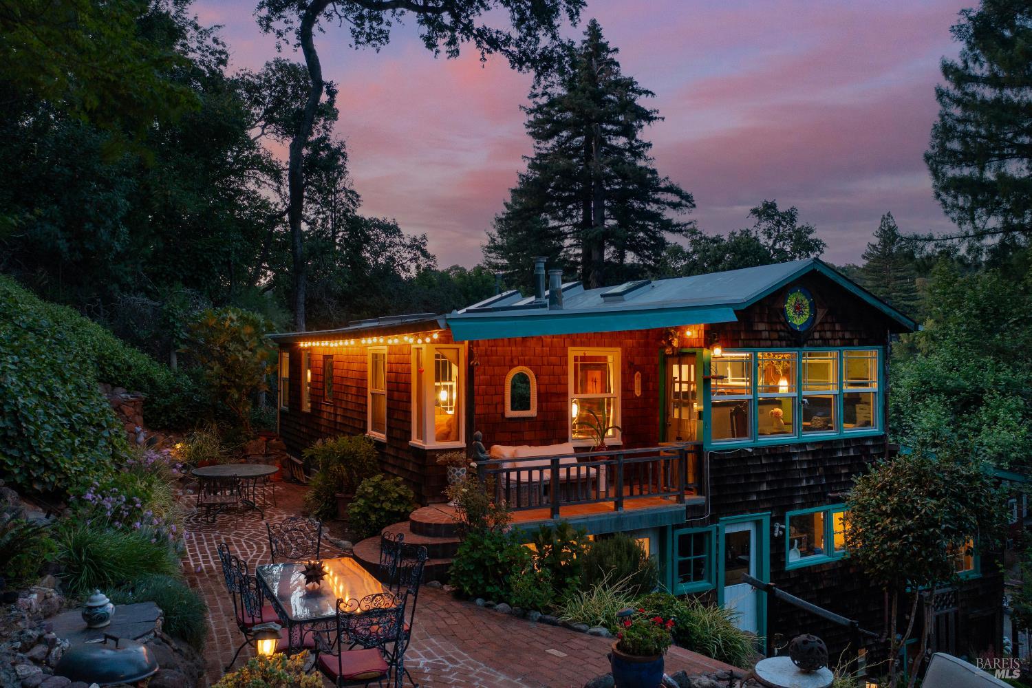 Detail Gallery Image 2 of 26 For 2693 S Fitch Mountain Rd, Healdsburg,  CA 95448 - 4 Beds | 3 Baths