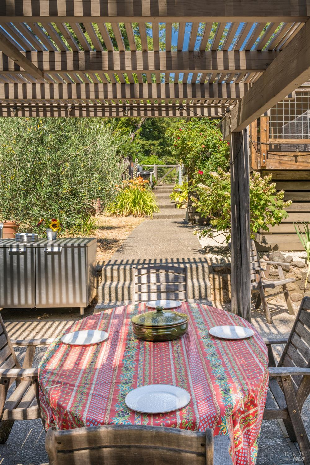Detail Gallery Image 51 of 64 For 14856 Chalk Hill Rd, Healdsburg,  CA 95448 - 3 Beds | 2/1 Baths