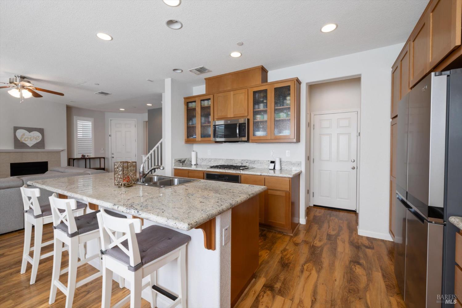 Detail Gallery Image 9 of 63 For 5294 Gramercy Cir, Fairfield,  CA 94533 - 5 Beds | 3/1 Baths