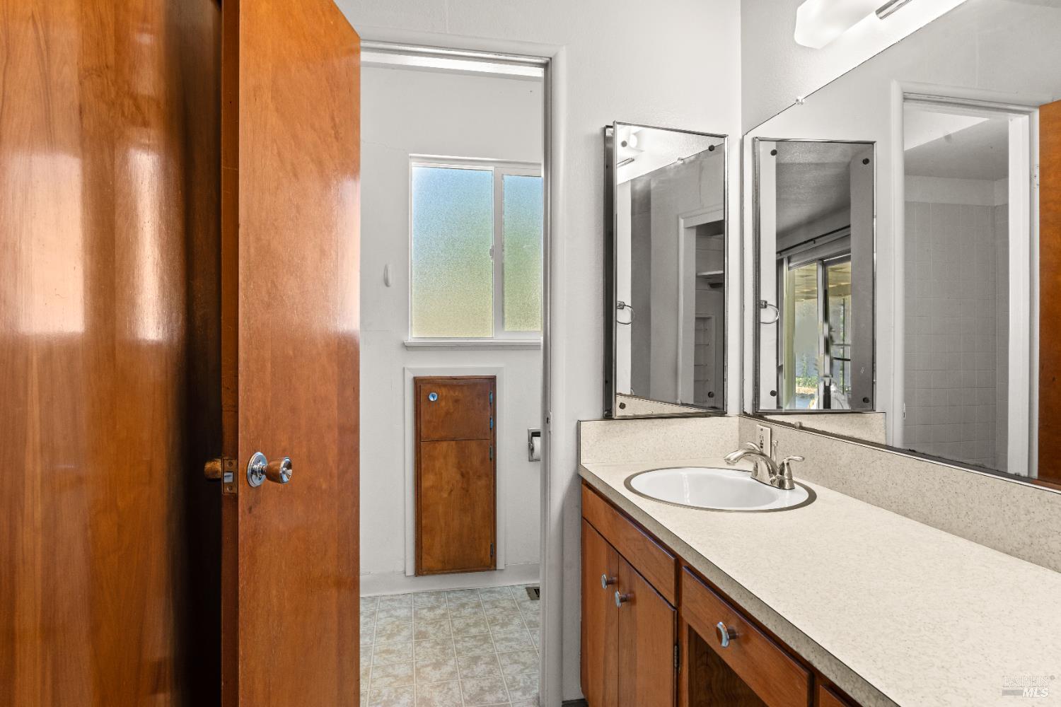 Detail Gallery Image 18 of 32 For 18201 S Highway 101 Unkn, Hopland,  CA 95449 - 3 Beds | 2/1 Baths